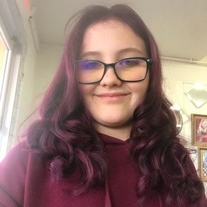 Meet your Posher, Loreli